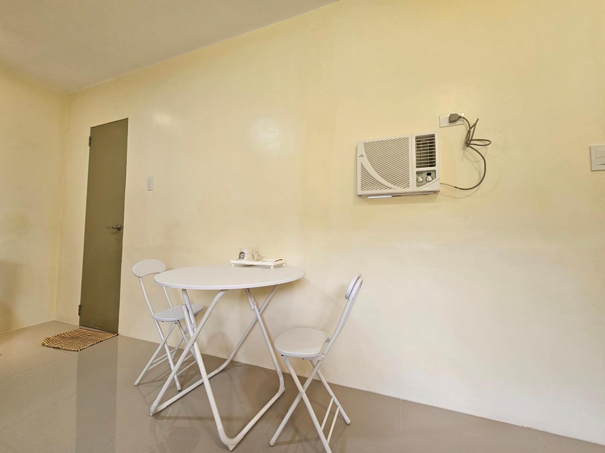 Summer Room B Dumaguete City Room photo